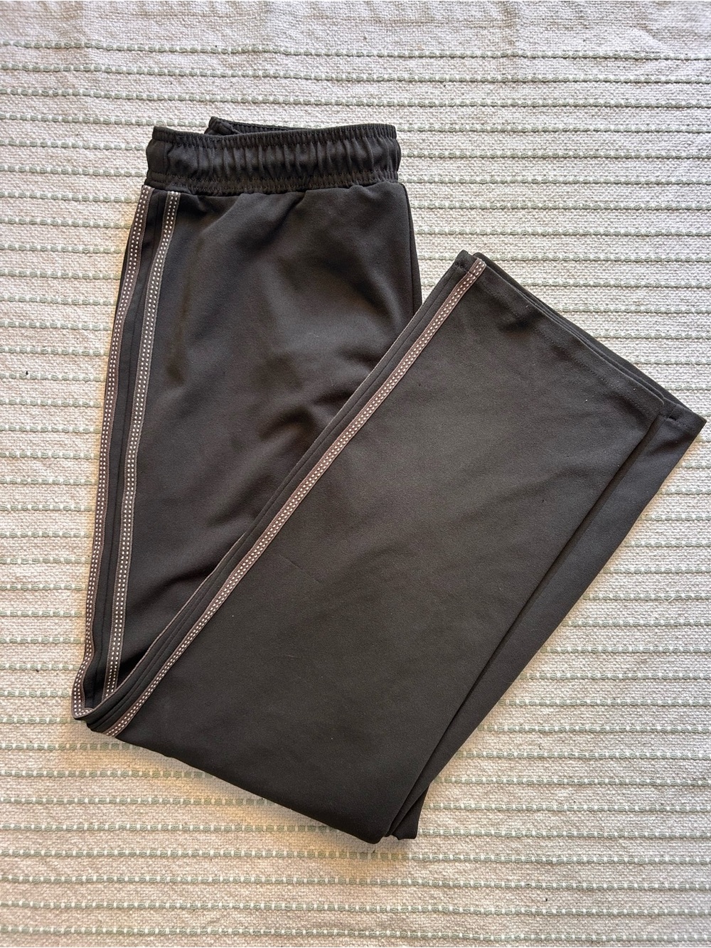 3/15$ H&M stripped green pants